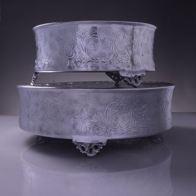 Image of Aluminum Cake Plateaus