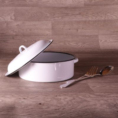 Image of 96 oz. Round Roaster Enamelware